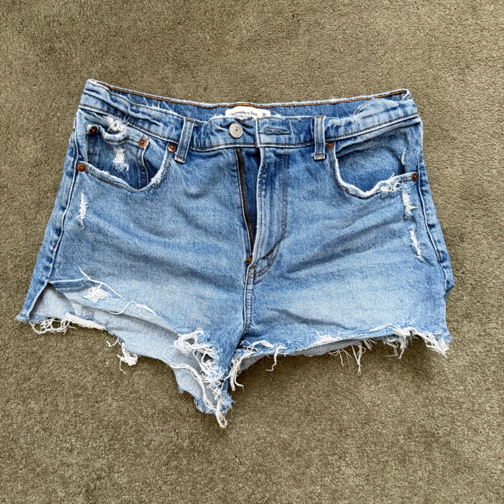 Abercrombie High Rise Mom Short